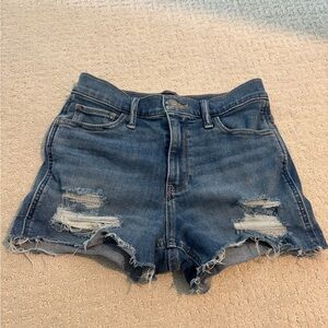women’s distressed denim shorts